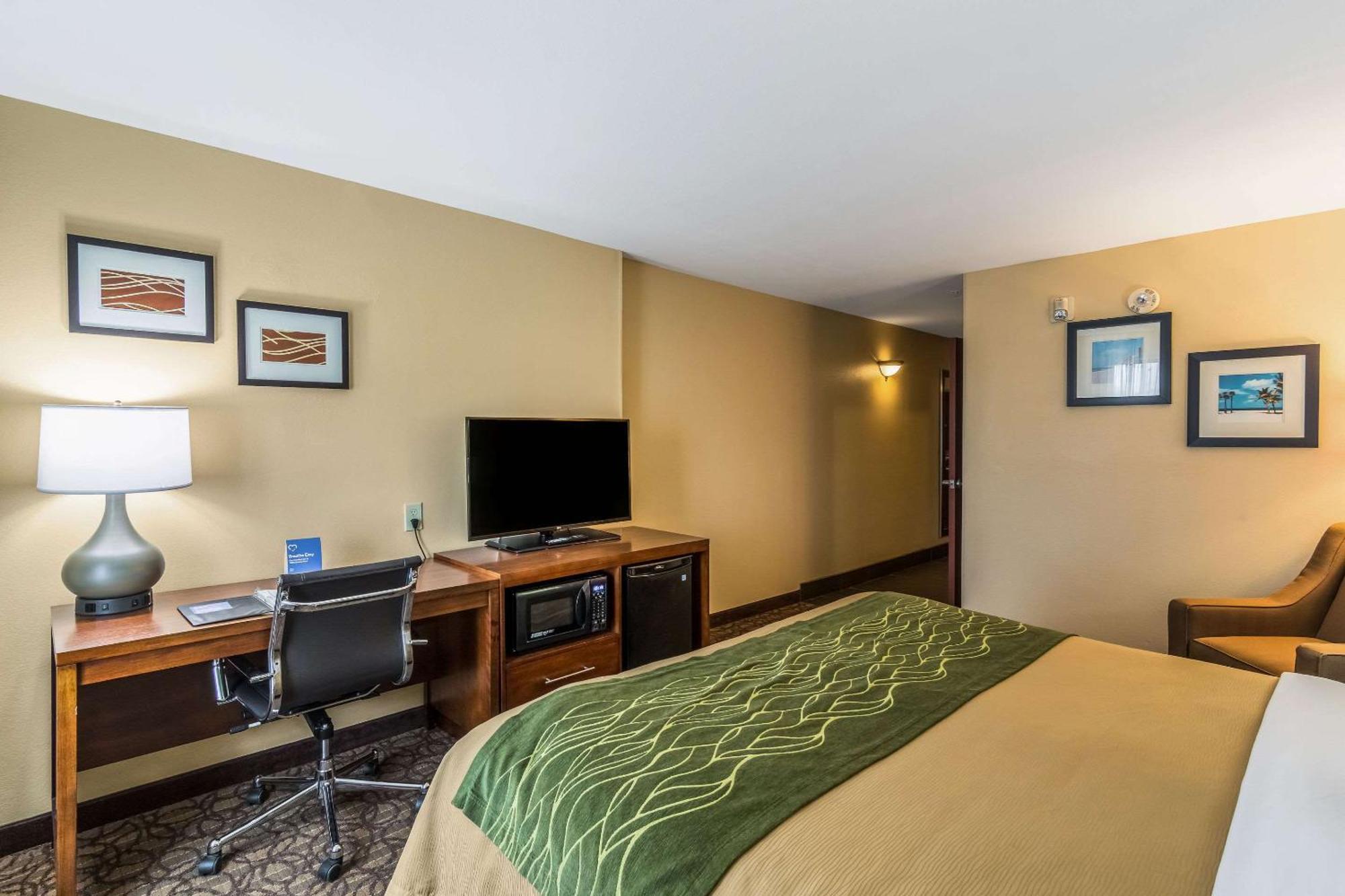 Comfort Inn & Suites Panama City North Экстерьер фото